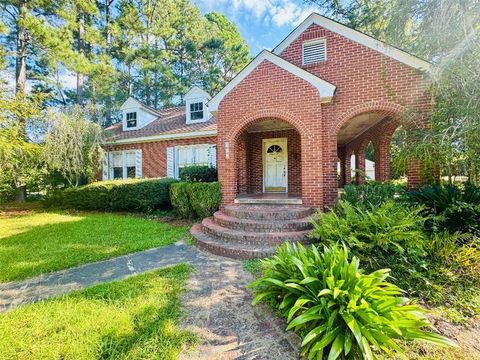 Homes For Sale - 302 Chestnut Street<br/> Abbeville County, Abbeville, SC 29620