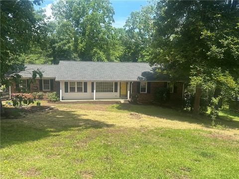 Photo of 418 Saluda Road, Williamston, SC 29697 (MLS # 20302012)