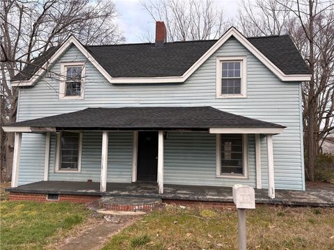 Photo of 50 Main Street, Piedmont, SC 29673 (MLS # 20300472)