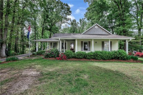 Homes For Sale - 126 Coachman Drive<br/> Anderson, SC 29625
