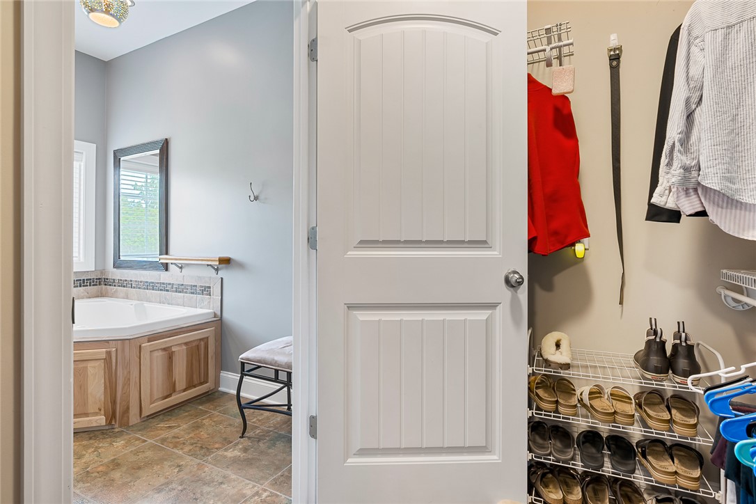 Anderson, South Carolina 29626, United States, 3 Bedrooms Bedrooms, ,3 BathroomsBathrooms,Residential,Active,169498