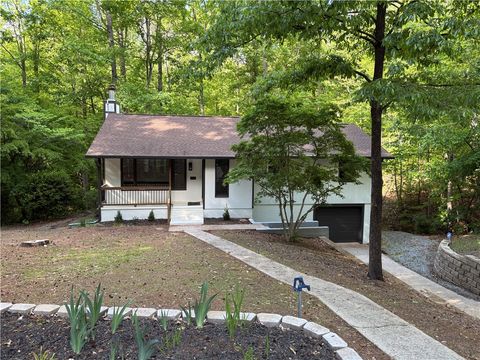 Photo of 102 Blossom Court, Westminster, SC 29693 (MLS # 20301784)