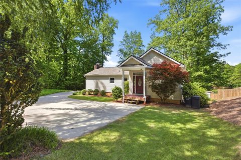 Photo of 633 N Lake Drive, Salem, SC 29676 (MLS # 20300959)