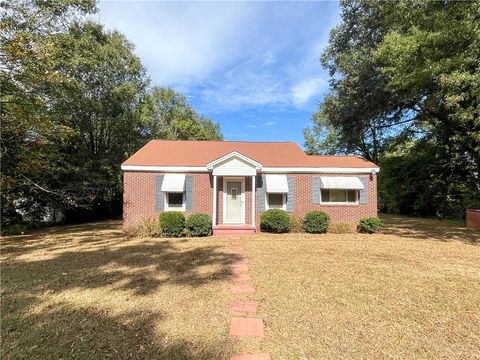 Photo of 712 Crescent Drive, Anderson, SC 29624 (MLS # 20293930)