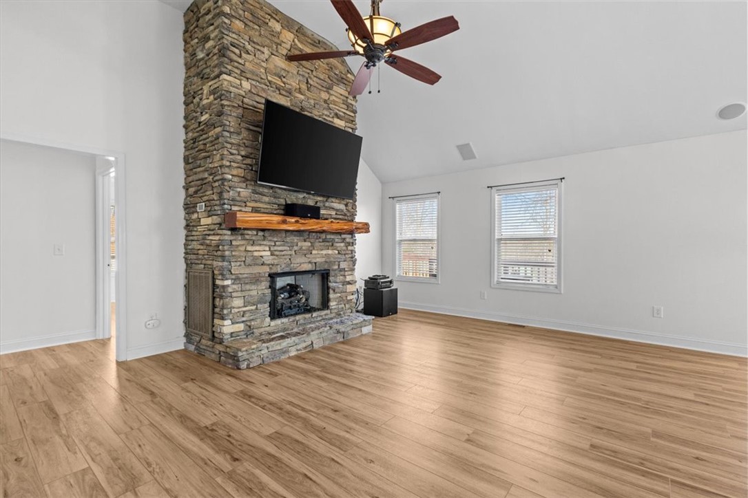 1215 Andersonville Road, Townville, South Carolina image 2
