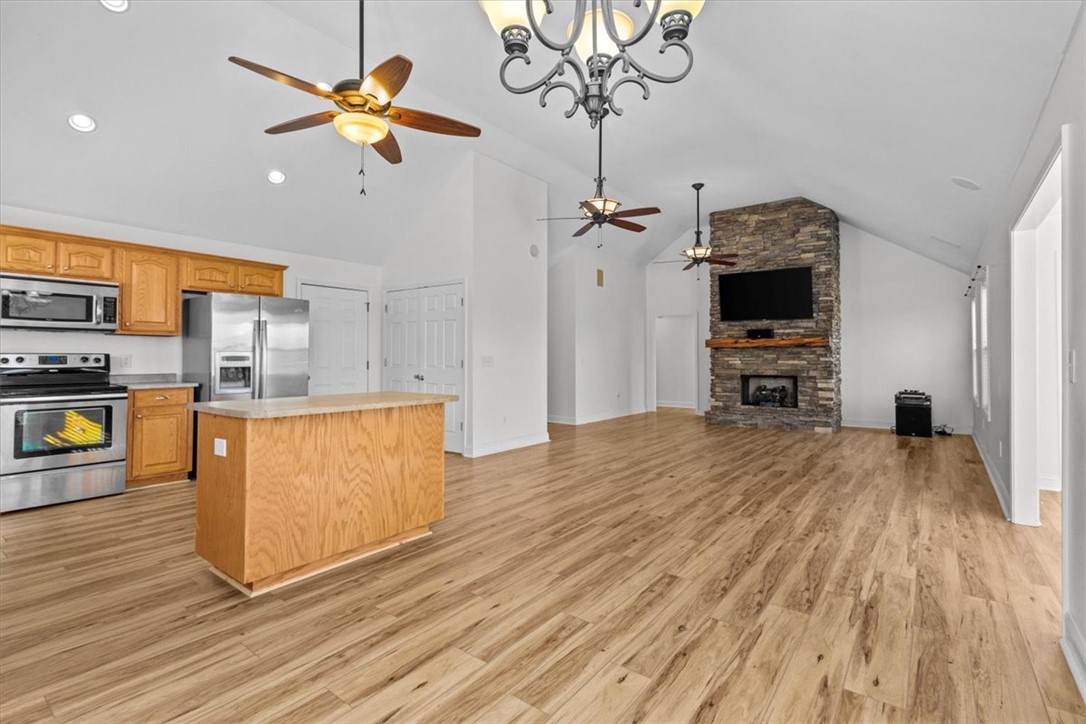 1215 Andersonville Road, Townville, South Carolina image 4