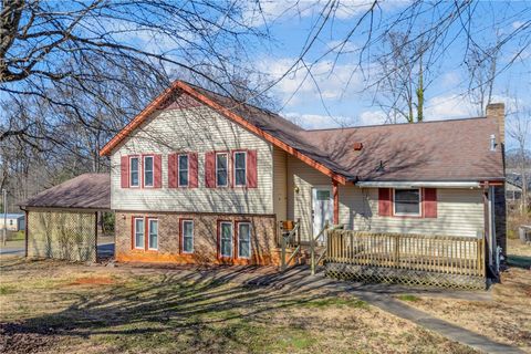 Photo of 313 W Sunset strip Dr Drive, Seneca, SC 29672 (MLS # 20297563)