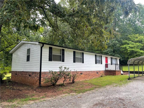 Mobile Home For Rent - 1010 W S Fourth Street<br/> Seneca, SC 29678