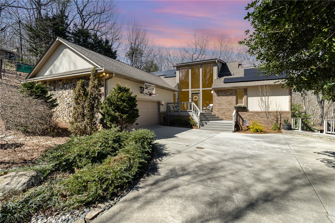 4 Partridge Drive, Greenville, South Carolina image 1