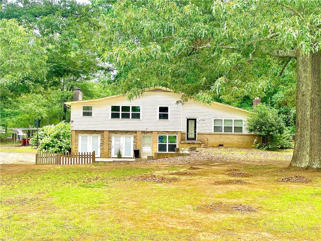 1201 Lakeview Circle, Greer, South Carolina image 1