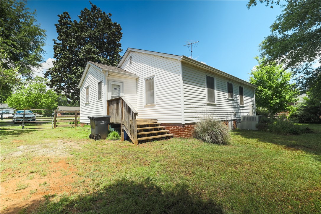 420 E Queen Street, Pendleton, South Carolina image 5