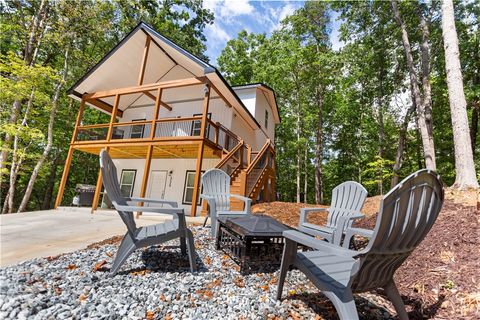 Photo of 329 beech Drive, Westminster, SC 29693 (MLS # 20302073)