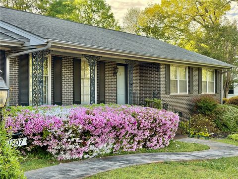 Photo of 1807 College Avenue, Anderson, SC 29621 (MLS # 20298110)