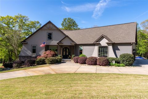 Photo of 1602 Cross Creek Drive, Seneca, SC 29678 (MLS # 20299518)