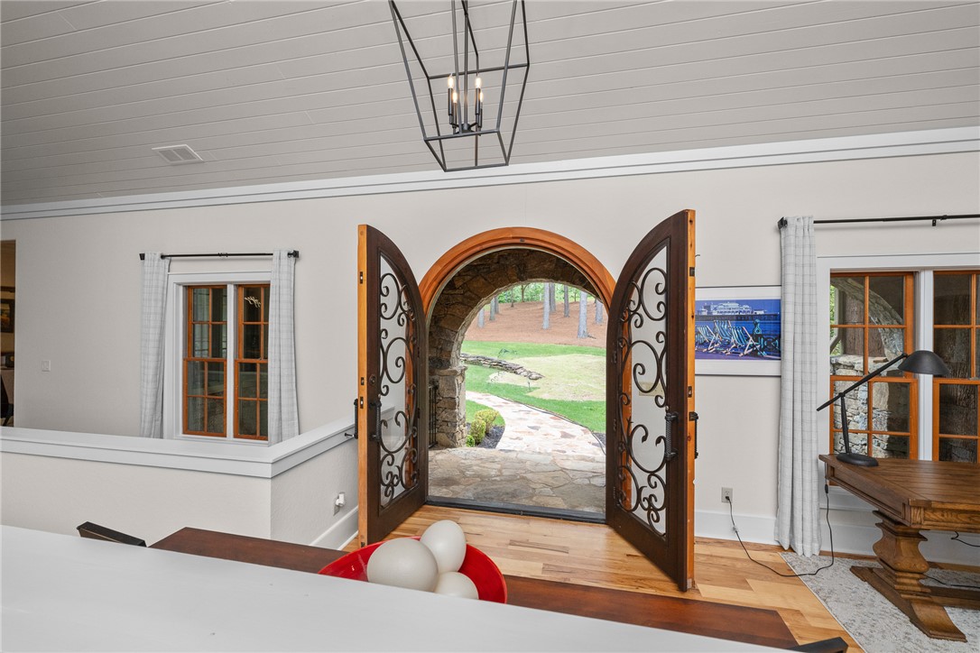 301 Augusta Way, Sunset, South Carolina image 4