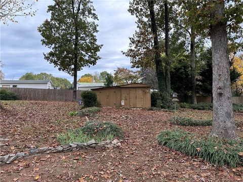 A home in Easley