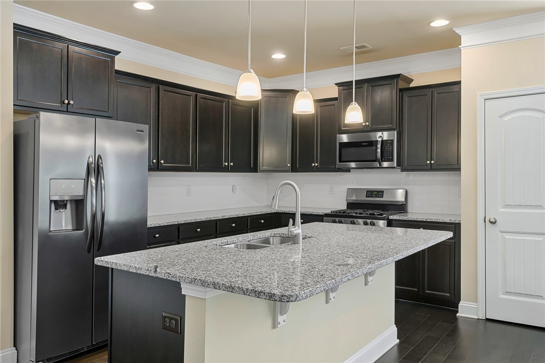 Anderson, South Carolina 29621, United States, 4 Bedrooms Bedrooms, ,3 BathroomsBathrooms,Residential,Pending,156205