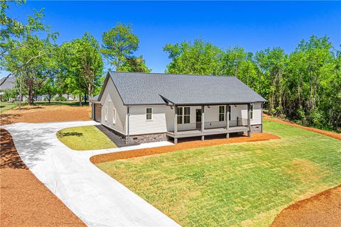 Photo of 411 Calm Oak Drive, Seneca, SC 29678 (MLS # 20299696)