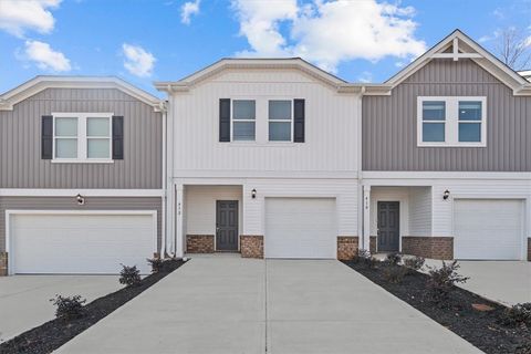 Townhouse For Sale - 412 Blissful Court<br/> Taylors, SC 29687