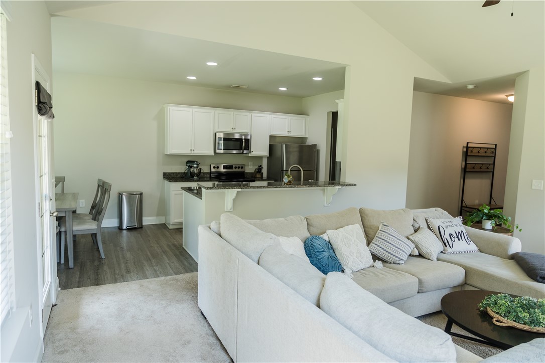 Anderson, South Carolina 29625, United States, 3 Bedrooms Bedrooms, ,2 BathroomsBathrooms,Residential,Pending,199771