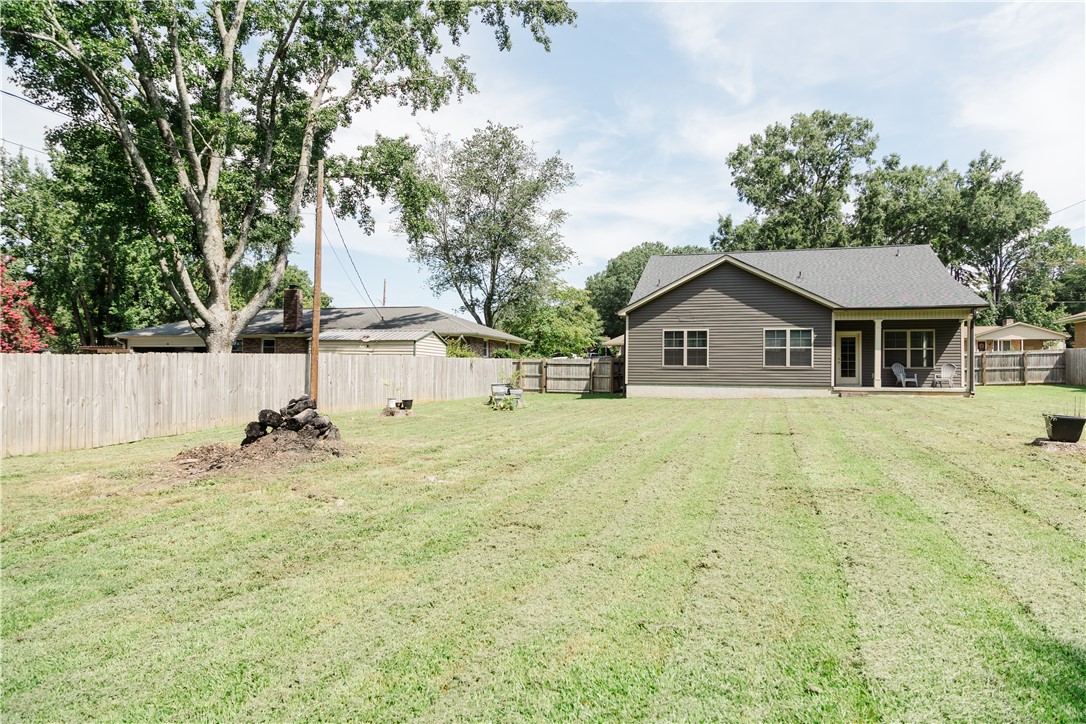Anderson, South Carolina 29625, United States, 3 Bedrooms Bedrooms, ,2 BathroomsBathrooms,Residential,Pending,199771