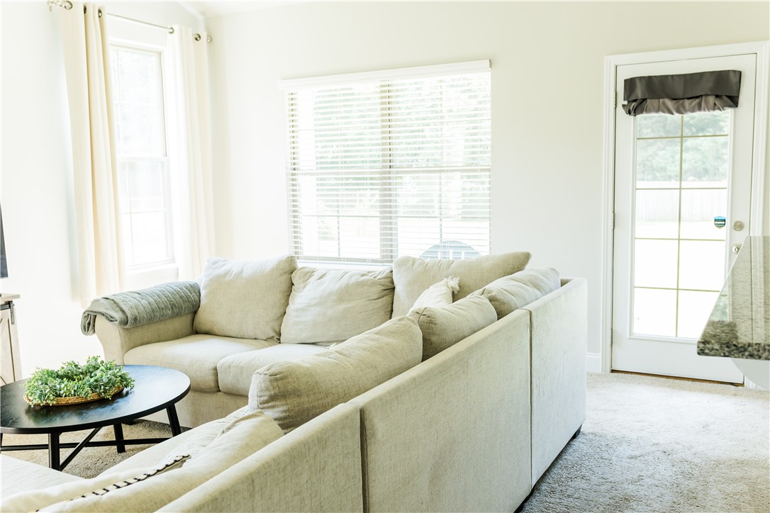 Anderson, South Carolina 29625, United States, 3 Bedrooms Bedrooms, ,2 BathroomsBathrooms,Residential,Pending,199771