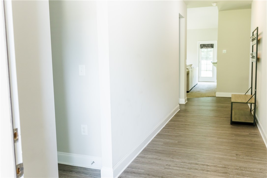 Anderson, South Carolina 29625, United States, 3 Bedrooms Bedrooms, ,2 BathroomsBathrooms,Residential,Pending,199771