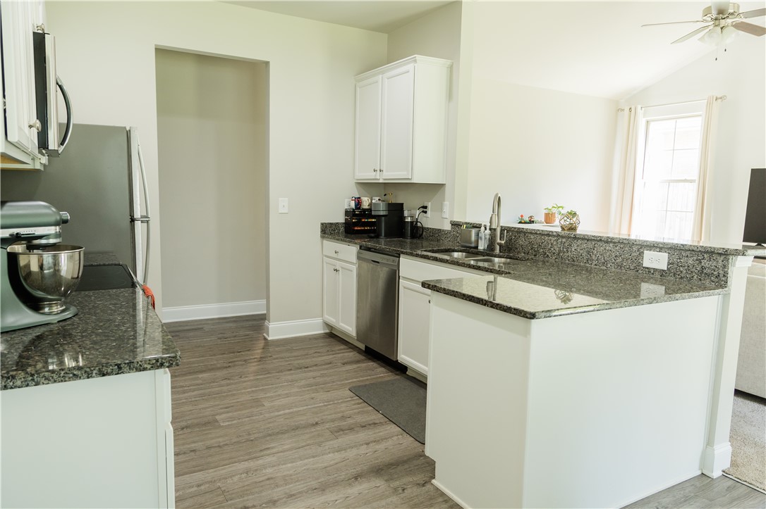 Anderson, South Carolina 29625, United States, 3 Bedrooms Bedrooms, ,2 BathroomsBathrooms,Residential,Pending,199771