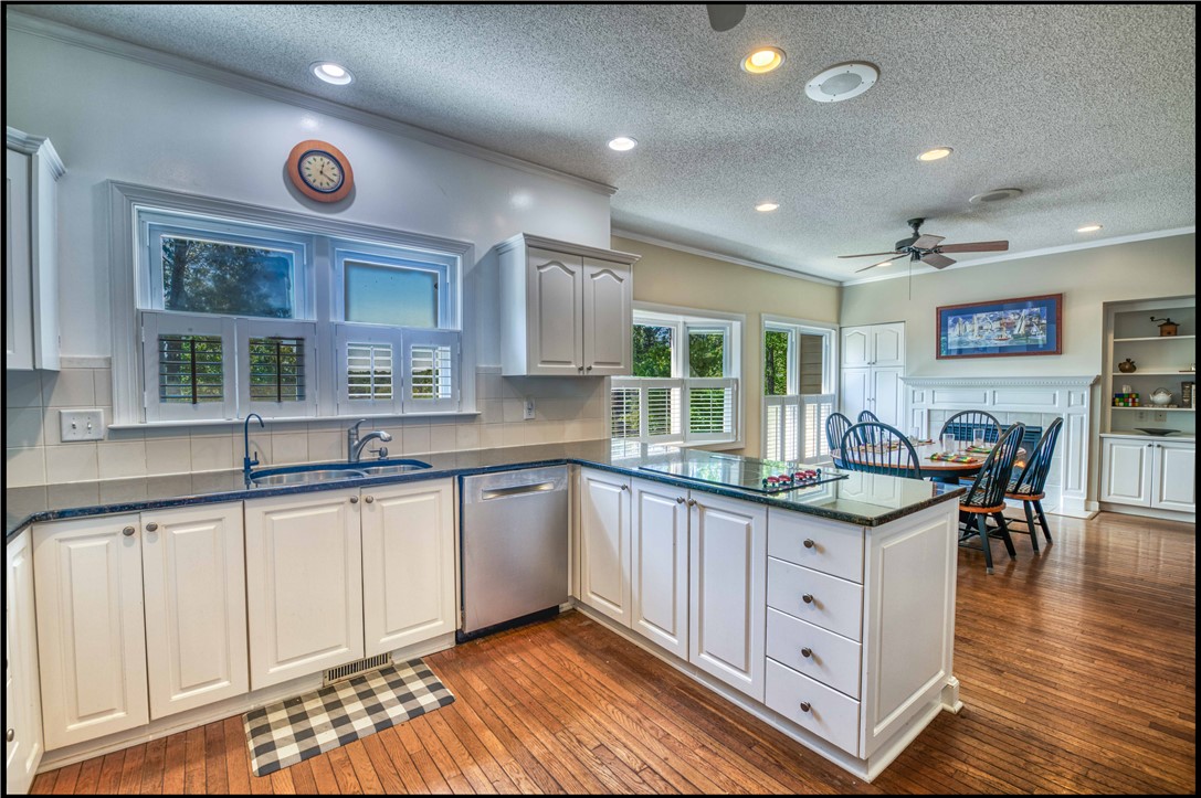 Salem, South Carolina, 29676, United States, 3 Bedrooms Bedrooms, ,4 BathroomsBathrooms,Residential,Active,2041600