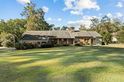 Photo of 102 S Poplar Street, Seneca, SC 29678 (MLS # 20293992)