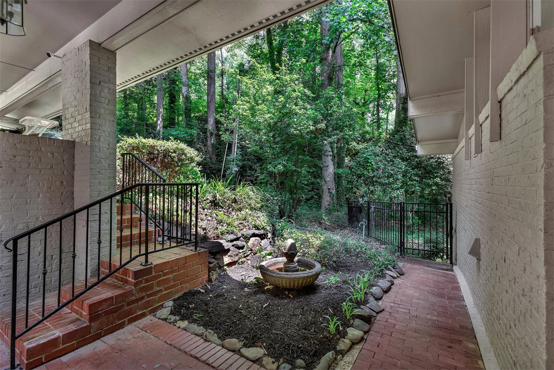 1613 S Arlington Drive, Seneca, South Carolina image 3