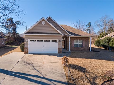 Photo of 129 Shadowood Court, Seneca, SC 29678 (MLS # 20296574)
