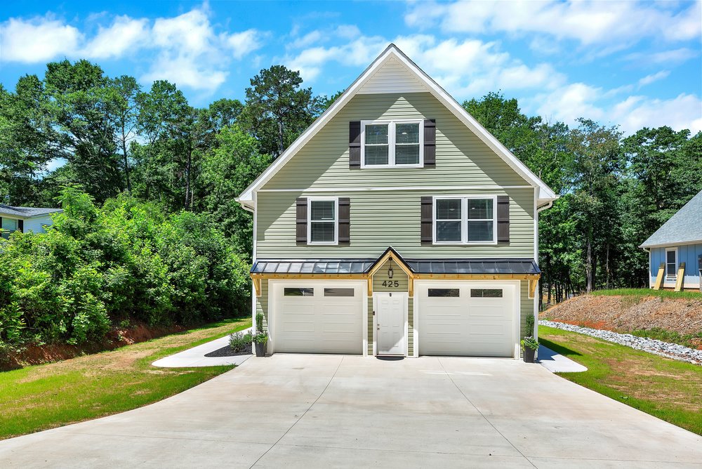 425 Lakewood Drive