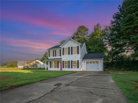 Photo of 658 Hunters Lane, Anderson, SC 29625 (MLS # 20295699)