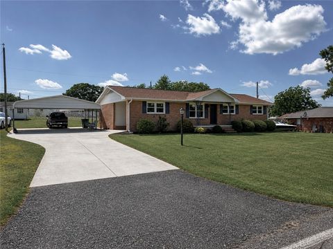 Photo of 1710 Gerrard Road, Anderson, SC 29625 (MLS # 20300776)