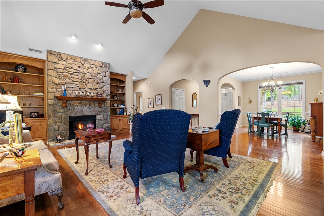 700 Island Pine Drive, Seneca, South Carolina image 6