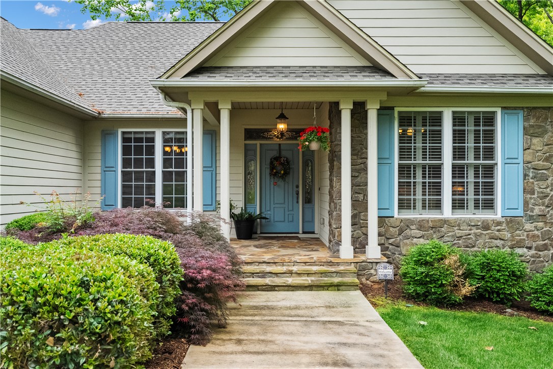 700 Island Pine Drive, Seneca, South Carolina image 2