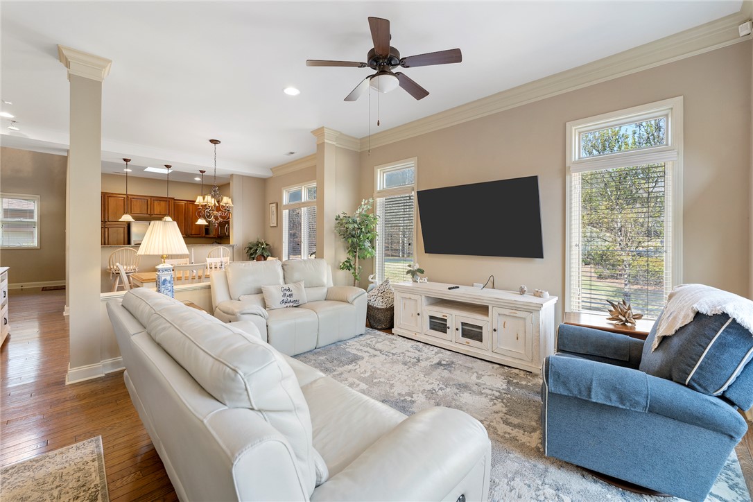404 Sunset Point Drive, West Union, South Carolina image 8