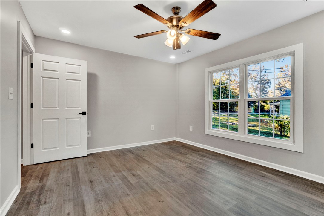 1310 S Bell Street, Clinton, South Carolina image 4