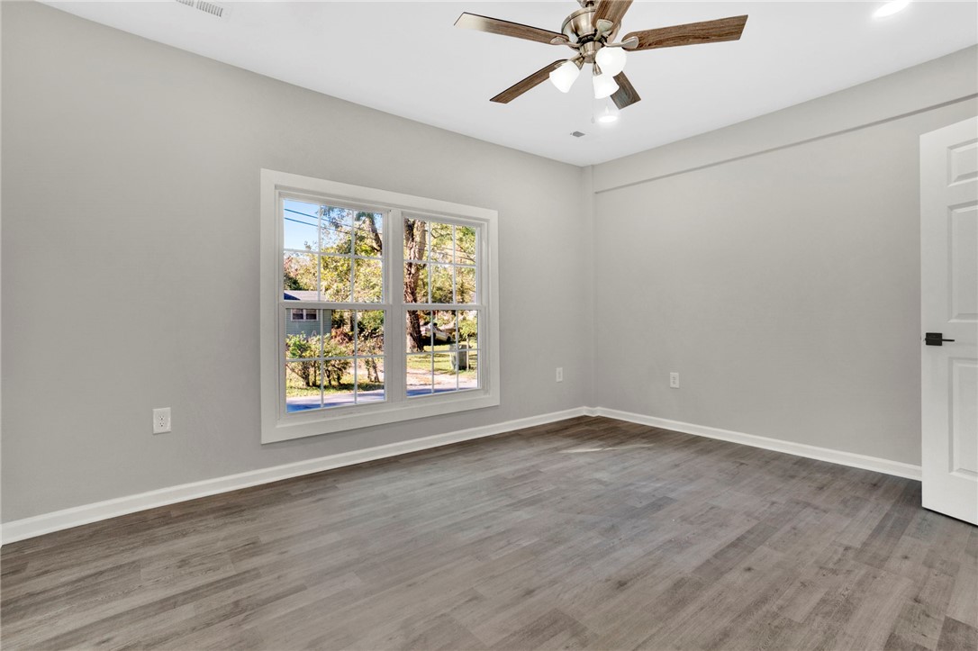 1310 S Bell Street, Clinton, South Carolina image 3