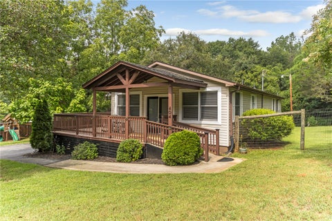 Photo of 404 Davis Road, Liberty, SC 29657 (MLS # 20304737)