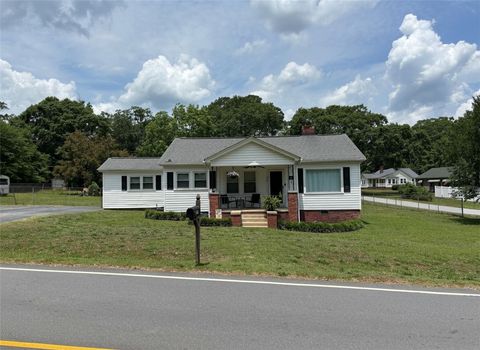 Photo of 710 Oneal Street, Belton, SC 29627 (MLS # 20301735)