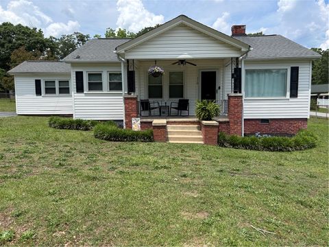 Photo of 710 Oneal Street, Belton, SC 29627 (MLS # 20301735)
