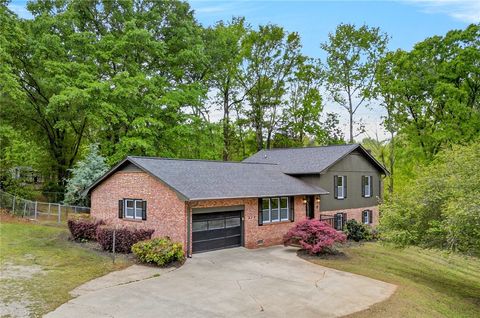 Photo of 210 Edgewood Circle, Woodruff, SC 29388 (MLS # 20299669)
