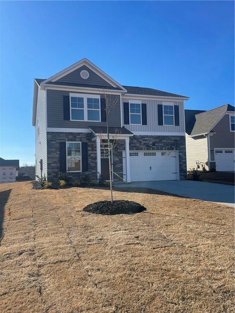 Photo of 33 Halsey Street, Central, SC 29630 (MLS # 20296458)