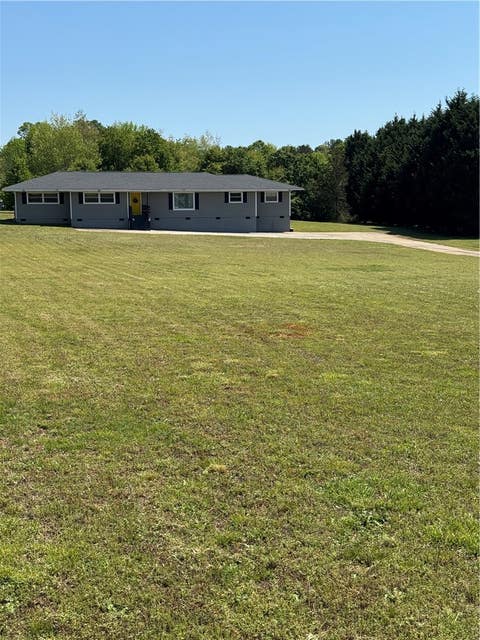 Homes For Sale - 135 Lowe Road<br/> Piedmont, SC 29673
