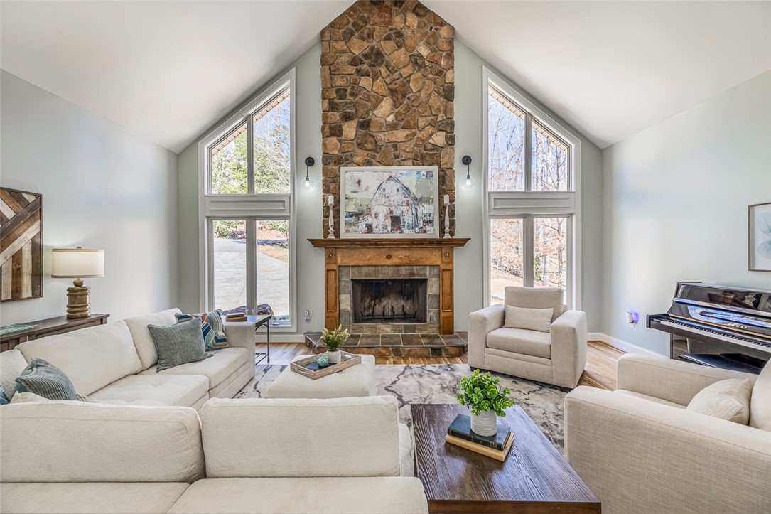 290 Coves End Point, Seneca, South Carolina image 3