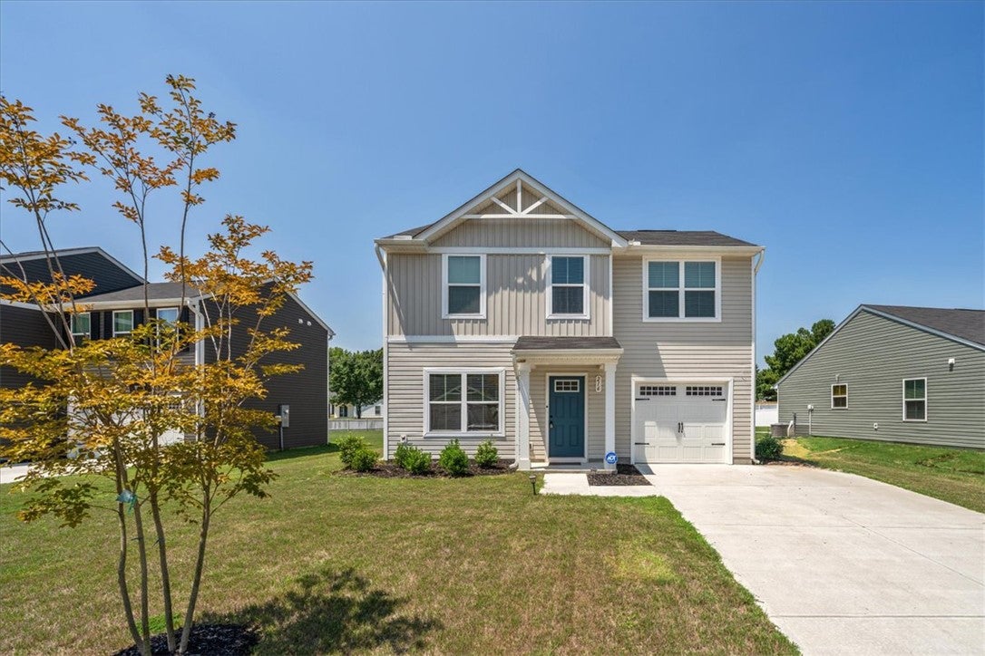 Photo 1 of 29 — 216 Highland Station Drive, Clinton, SC 29325