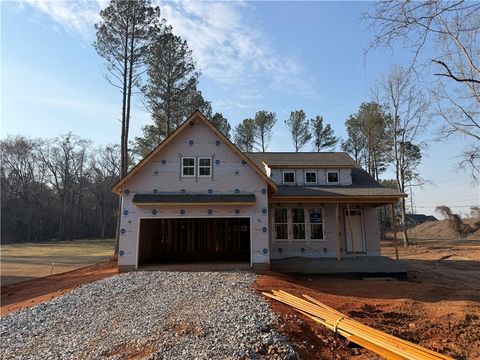 Photo of 110 Lakeside Drive, Anderson, SC 29621 (MLS # 20297713)