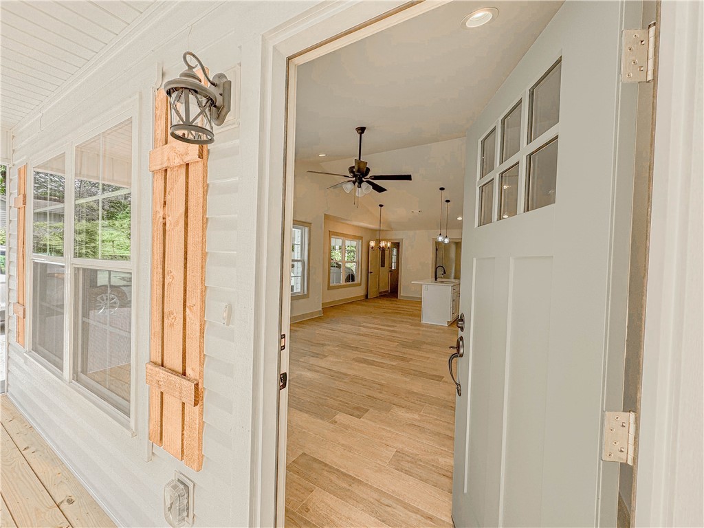 315 Code Circle, Seneca, South Carolina image 2
